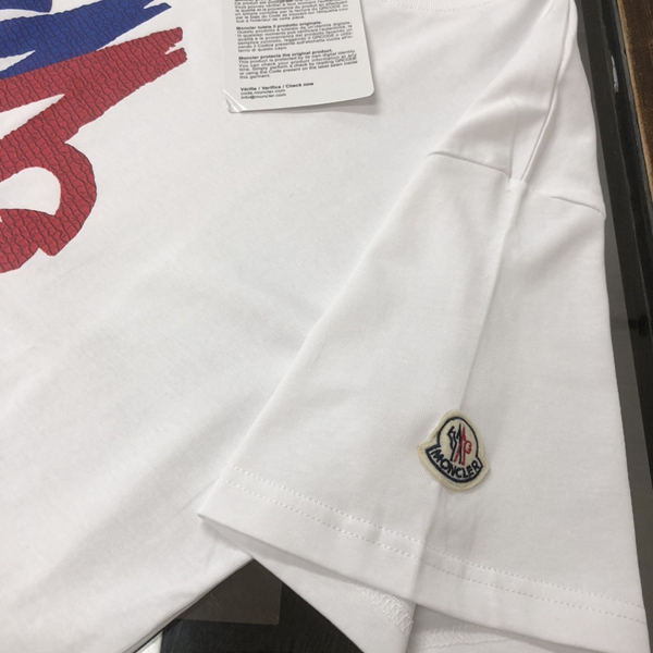 ブランドTシャツ細部ディテール